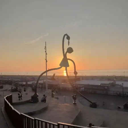 Blue Wave - Free Parking *