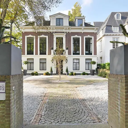 Blue Wave - Free Parking *